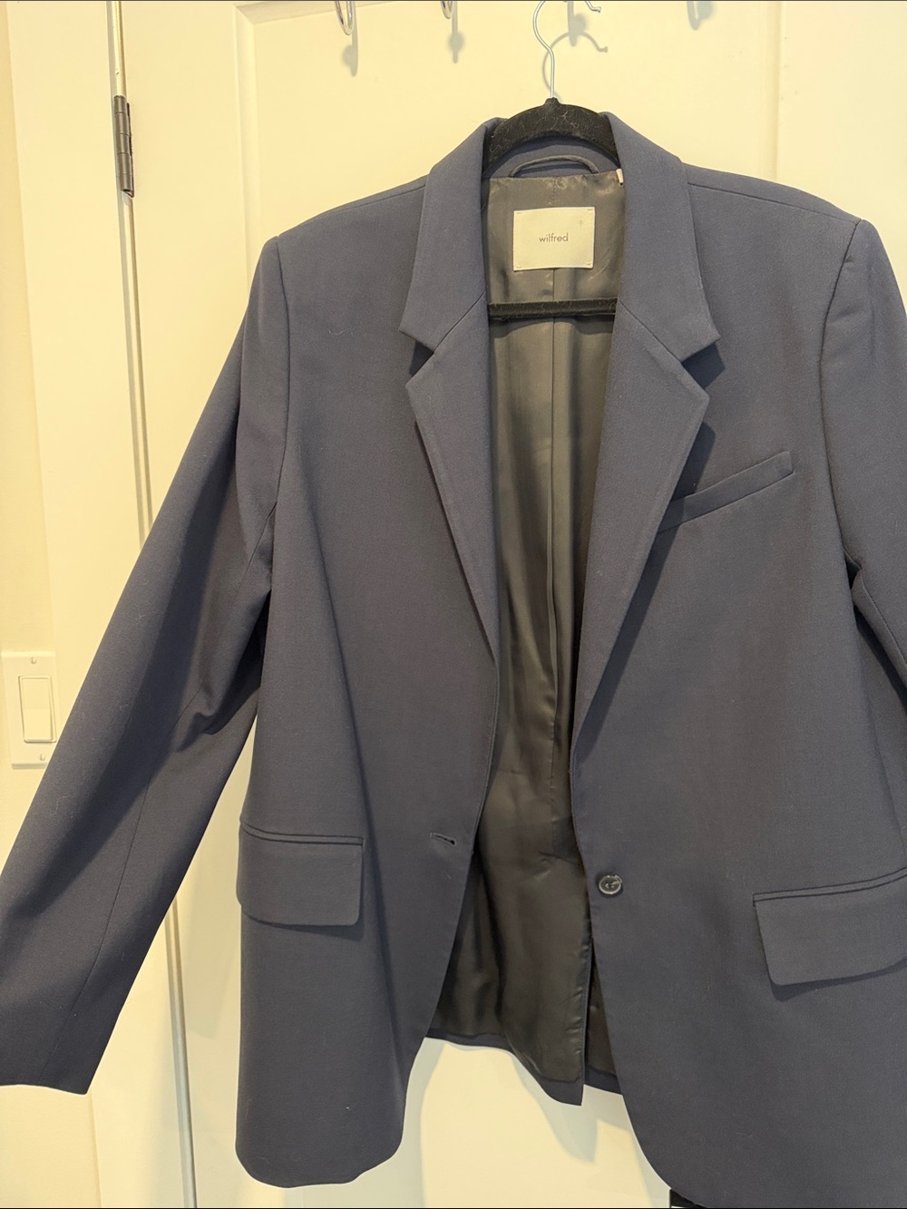 Wilfred Navy Single-Button Notched Blazer - Picture 4 of 9